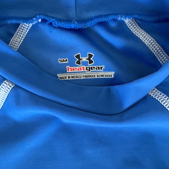 Under Armour Bundle of 1 Regular/1 Heat Gear UPF 30 Tops - Picture 8 of 15